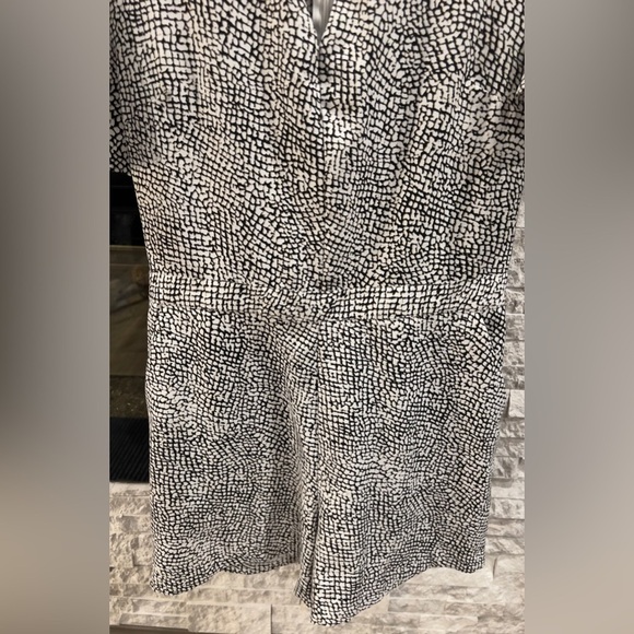Banana Republic size 4 black and white romper - Picture 7 of 12